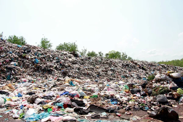 Bergafval Grote Gedegradeerde Vuilnishoop Hoop Stank Giftig Residu Afval Van — Stockfoto