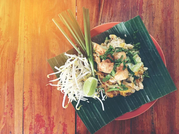 Pad Thai Thai Style Gebratene Nudeln Mit Garnelen Und Gemüse — Stockfoto