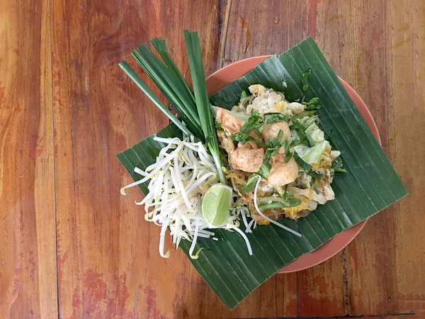 Pad Thai Nouilles Frites Style Thaïlandais Avec Crevettes Légumes Sur — Photo