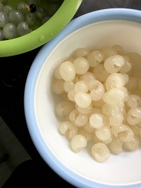 Taze Longan, longan et longan kaldırılması nedeniyle Dimocarpus bir beyaz bir darbe, Tay meyve kabuğu. pişirme kavramı.
