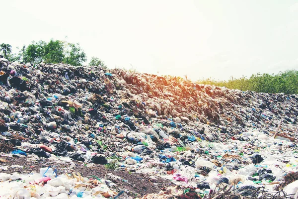 Basura Montaña Pila Basura Grande Degradada Pila Hedor Residuos Tóxicos —  Fotos de Stock