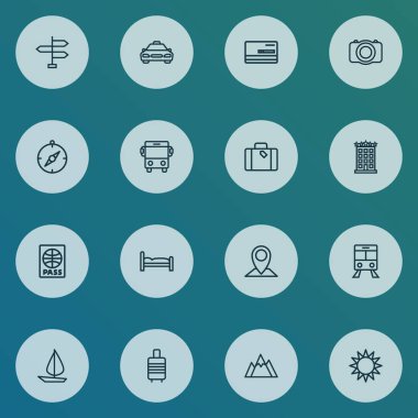 Simgeler çizgi stili seyahat fotoğraf makinesi, valiz, tren ve güneşli diğer öğeleri ile ayarlayın. Simgeler seyahat izole vektör çizim.