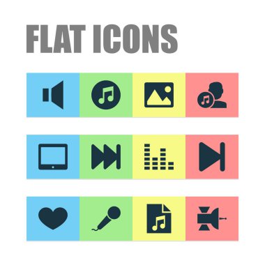 Müzik simgeleri ileri, karaoke, uydu ve diğer kalp öğeleri ile ayarlayın. İzole illüstrasyon müzik simgeleri.