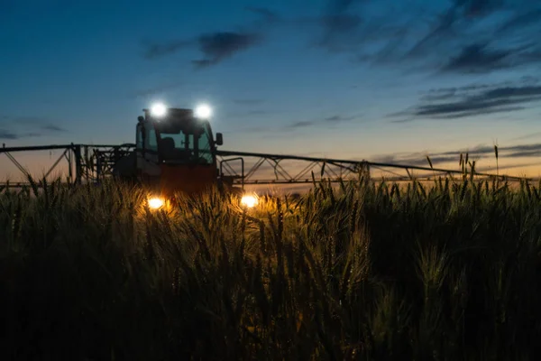 Machine voor het spuiten van pesticiden — Stockfoto