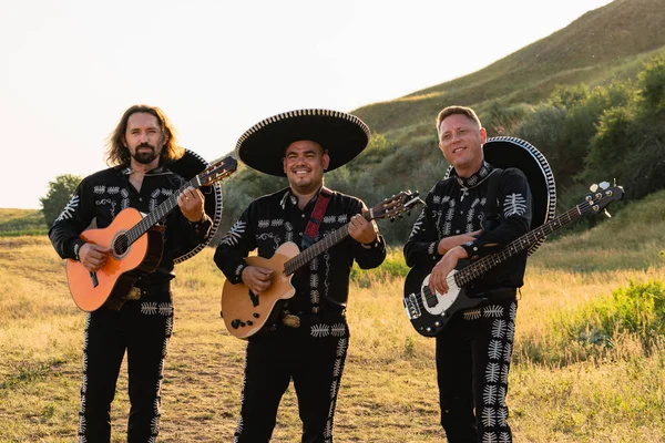 Músicos mexicanos mariachi — Foto de Stock
