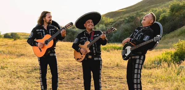 Músicos mexicanos mariachi — Foto de Stock