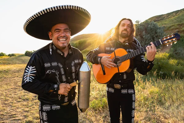 Músicos mexicanos mariachi —  Fotos de Stock