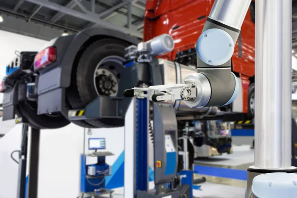 Robotic arm bij een Autoservice — Stockfoto