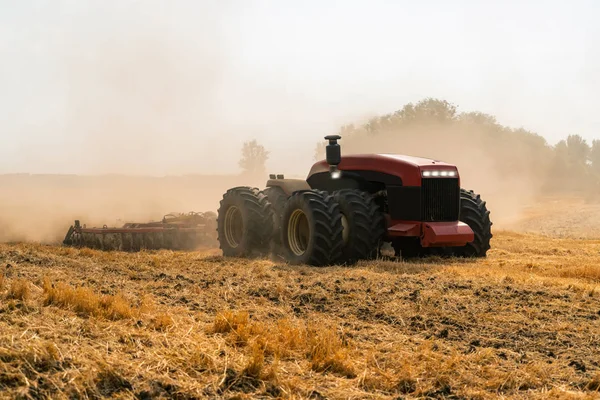 Autonomous tractor on the field. — Stock Photo, Image