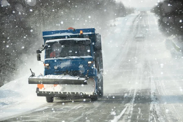 Snowplow Caminhão Estrada Inverno — Fotografia de Stock