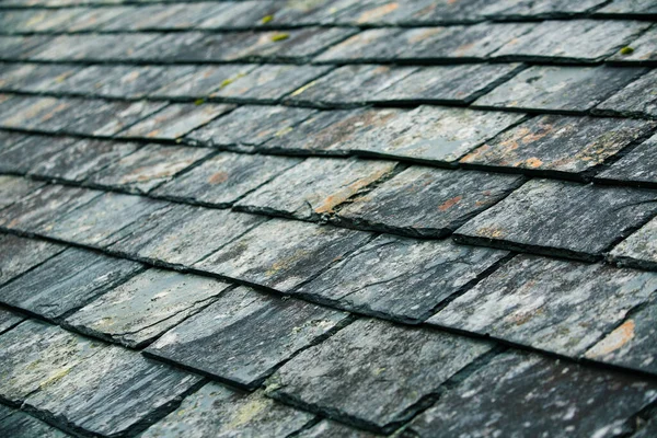 ヴィンテージ古い石の屋根瓦 — ストック写真