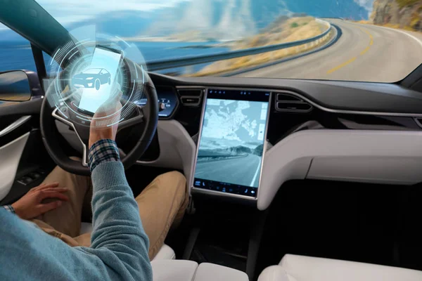 Driver Controls Autonomous Car Using Smartphone — Stock Photo, Image