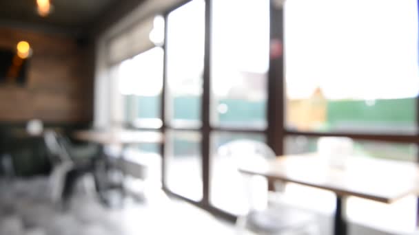 Interior de pizzería moderna con yeso gris en las paredes — Vídeos de Stock