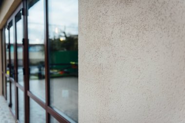 gri el yapımı ile duvar dokusu alçı