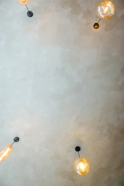 Pizzaria interior moderno com gesso cinza nas paredes — Fotografia de Stock