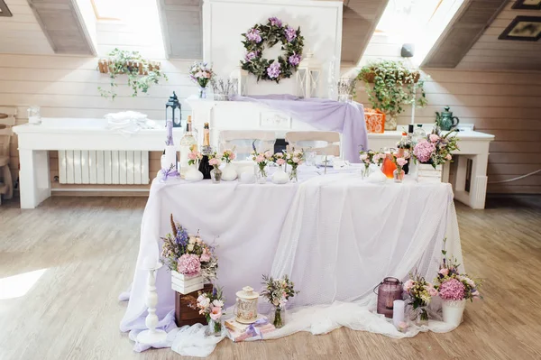 결혼식을 위한 탁자나 다른 음식을 담은 행사 — 스톡 사진