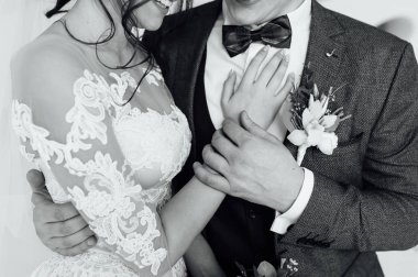 Şık güzel mutlu gelin ve damat, düğün kutlamaları