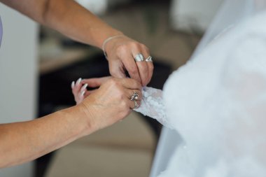 Nedime düğün günü için gelin hazırlanıyor. En iyi sabah. Düğün konsepti