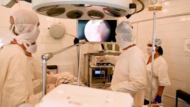 Dnipro, UCRANIA - Septiembre 2019: Operación de apendicectomía laparoscópica en el hospital regional infantil — Vídeos de Stock