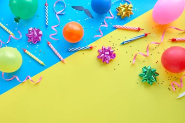 sarı arka plan, parti zamanı, bir Doğum günü veya diğer kutlama davetiye kavramı.