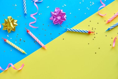 sarı arka plan, parti zamanı, bir Doğum günü veya diğer kutlama davetiye kavramı.