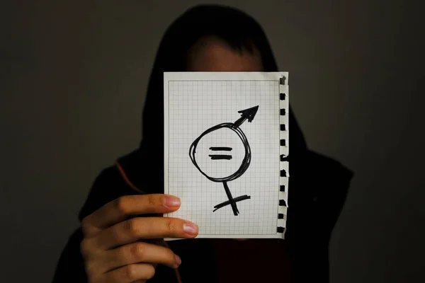 Eşittir Işareti Kadınların Cinsel Eşitliği Gösteren Bir Kağıt Parçası Üzerine — Stok fotoğraf