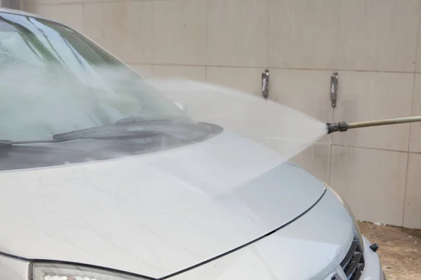 Sommer Autowäsche Auto Mit Hochdruckwasser Reinigen — Stockfoto