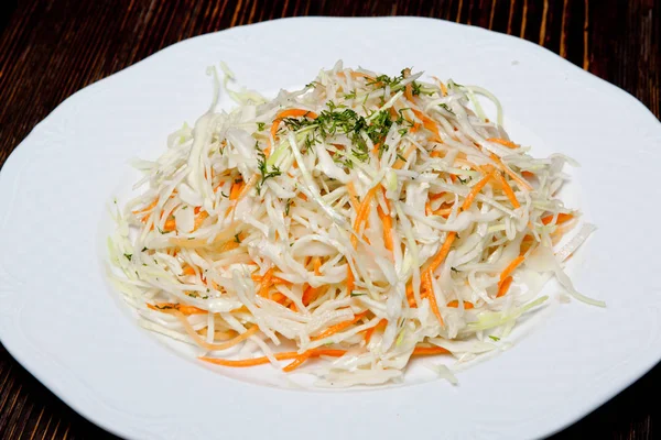 Homemade Crispy Cabbage Carrot Salad Made Traditional Way Decorated Herbs — Stock Photo, Image
