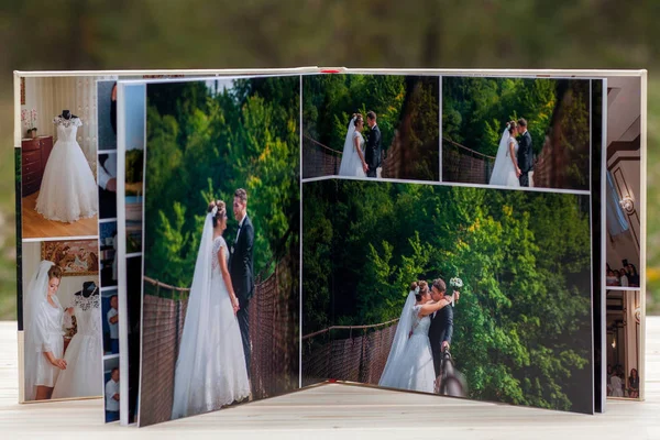 Open Pages Brown Luxury Leather Wedding Book Album — Stock Photo, Image