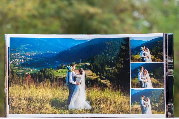 Páginas Fotolibro Boda Álbum Boda Sobre Fondo Verde —  Fotos de Stock