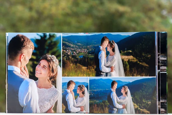 Páginas de casamento photobook ou álbum de casamento em fundo verde — Fotografia de Stock