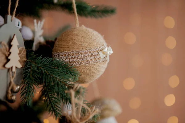 Arbre Noël Avec Jouets Neige Décorative Pour Une Bonne Année — Photo