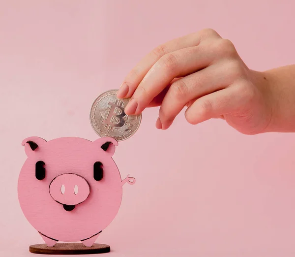 Close Shot Hands Woman Putting Gold Bitcoin Pink Piggy Bank — Stock Photo, Image