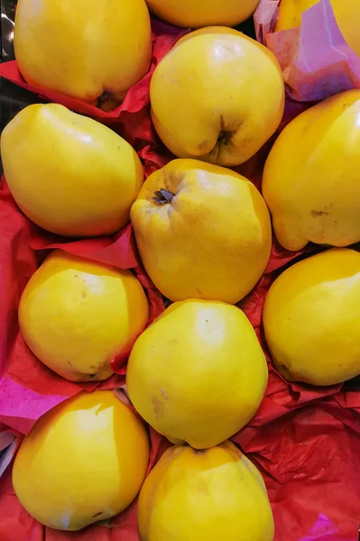 Φόντο Μήλα Ένα Συρτάρι Κίτρινο Μήλο Ωμά Φρούτα Και Λαχανικά — Φωτογραφία Αρχείου