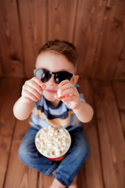 Pequeño Niño Lindo Bebé Niño Años Edad Gafas Cine Sosteniendo — Foto de Stock