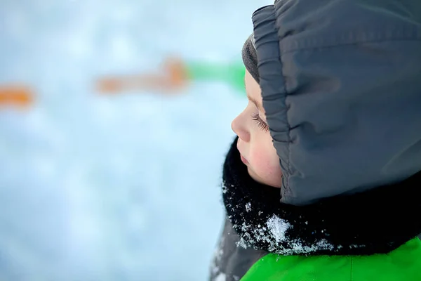 Kleiner Junge Der Winterjacke Draufsicht — Stockfoto