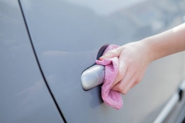 Oto yıkama köpüklü oto yıkama istasyonu. Cennet. Çamaşır makinesi istasyonda. Araba yıkama kavramı. Köpük arabaya