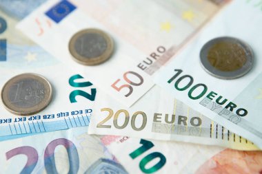 Euro banknot ve madeni paraların arka plan. Mali ve para kavramı