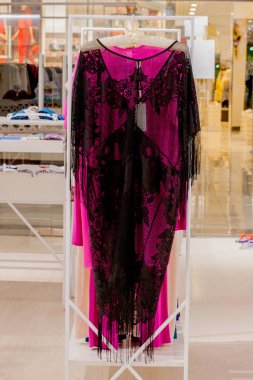 Sahilde ki pareo. Reklam, Satış, Moda konsepti.