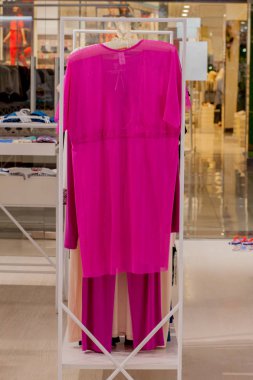 Sahilde ki pareo. Reklam, Satış, Moda konsepti.