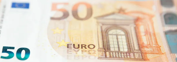 Κοντινό πλάνο φωτογραφία ενός μέρους του 50 ευρώ, συμπεριλαμβανομένου του ολογράμματος. M — Φωτογραφία Αρχείου
