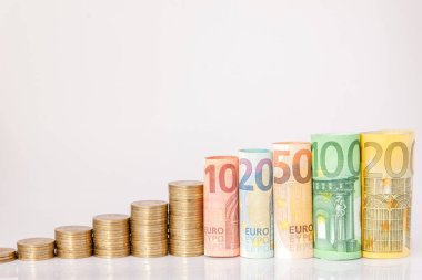 On, Twenty, 50, 100, 200 ve sikke Euro roll
