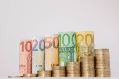 On, Twenty, 50, 100, 200 ve sikke Euro roll