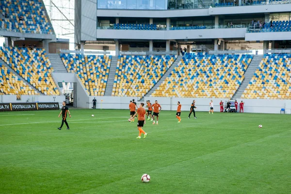 Lvov, Ukrajina-18. srpna 2019: školení účastníků cvičení Shakhtar během šampionátu v ukrajinském zápase mezi Shakhtar Donetsk vs Lvov, Ukrajina — Stock fotografie