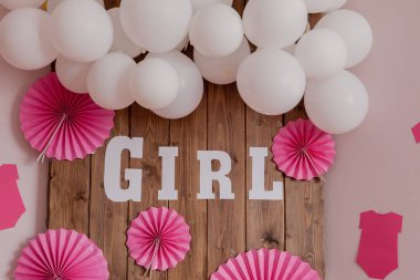 Bu bir kız. Bebek partisi. Parti için dekorasyon.