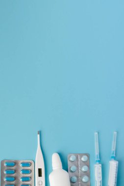 Soğuk algınlığı ve grip tedavisi. Çeşitli ilaçlar, termometre, sp