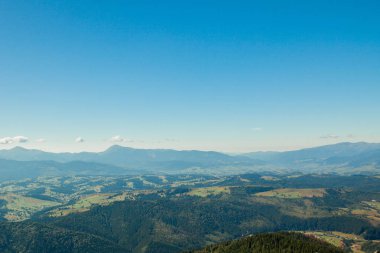 F ile kaplı dağ zirveleri ile güzel dağ manzarası