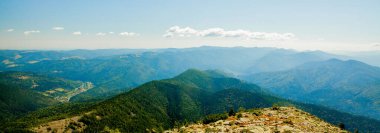 F ile kaplı dağ zirveleri ile güzel dağ manzarası