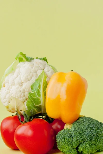 Gezond schoon eten lay-out, vegetarisch eten en dieetvoeding — Stockfoto