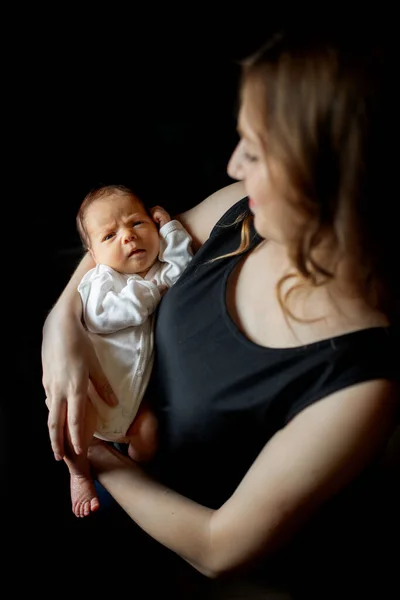 Gros Plan Portrait Belle Jeune Mère Avec Bébé Nouveau Sur — Photo